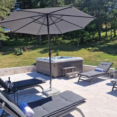 Holiday Home Gredina Tatil Evi